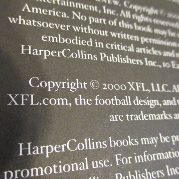 WWE Vintage 2000 Chyna Medium Black Red White Graphic Wrestling Book - Picture 6 of 7